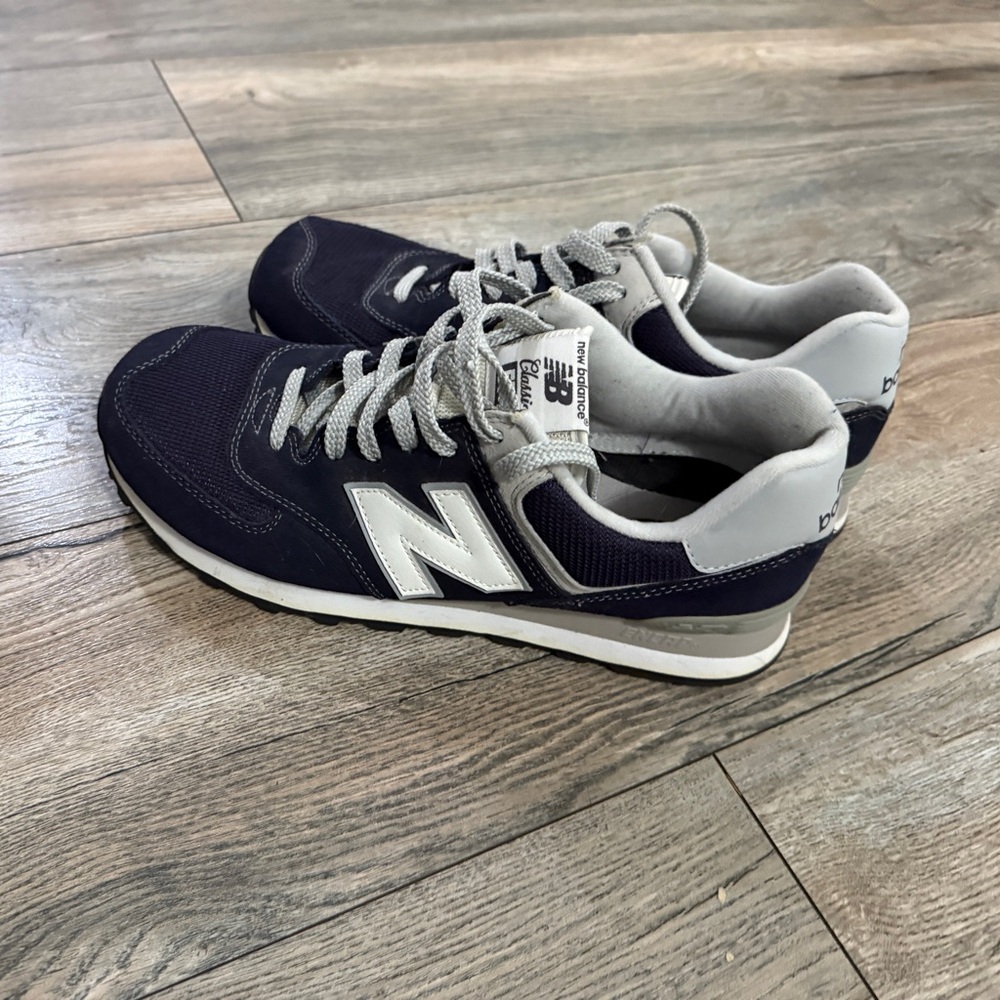New Balance Men's Dark Blue and Gray Sneakers